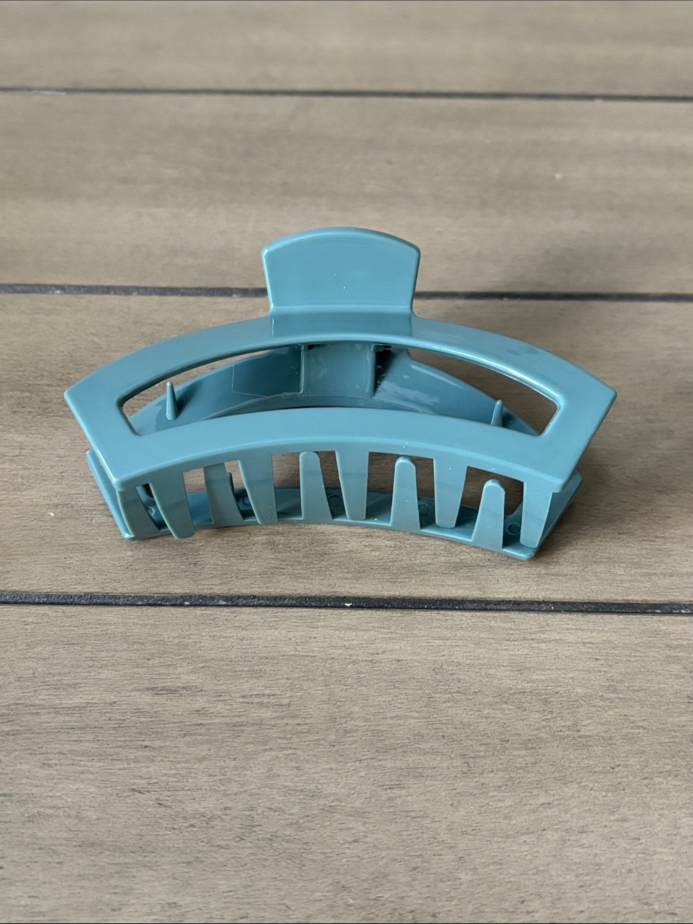 248. Blue gray hair clip